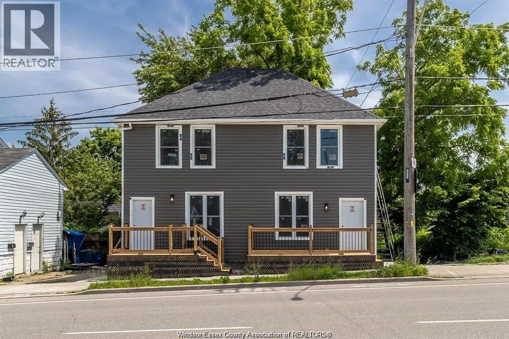 Duplex for rent: 1219-1225 College Avenue, Windsor, Ontario N9A 6B1