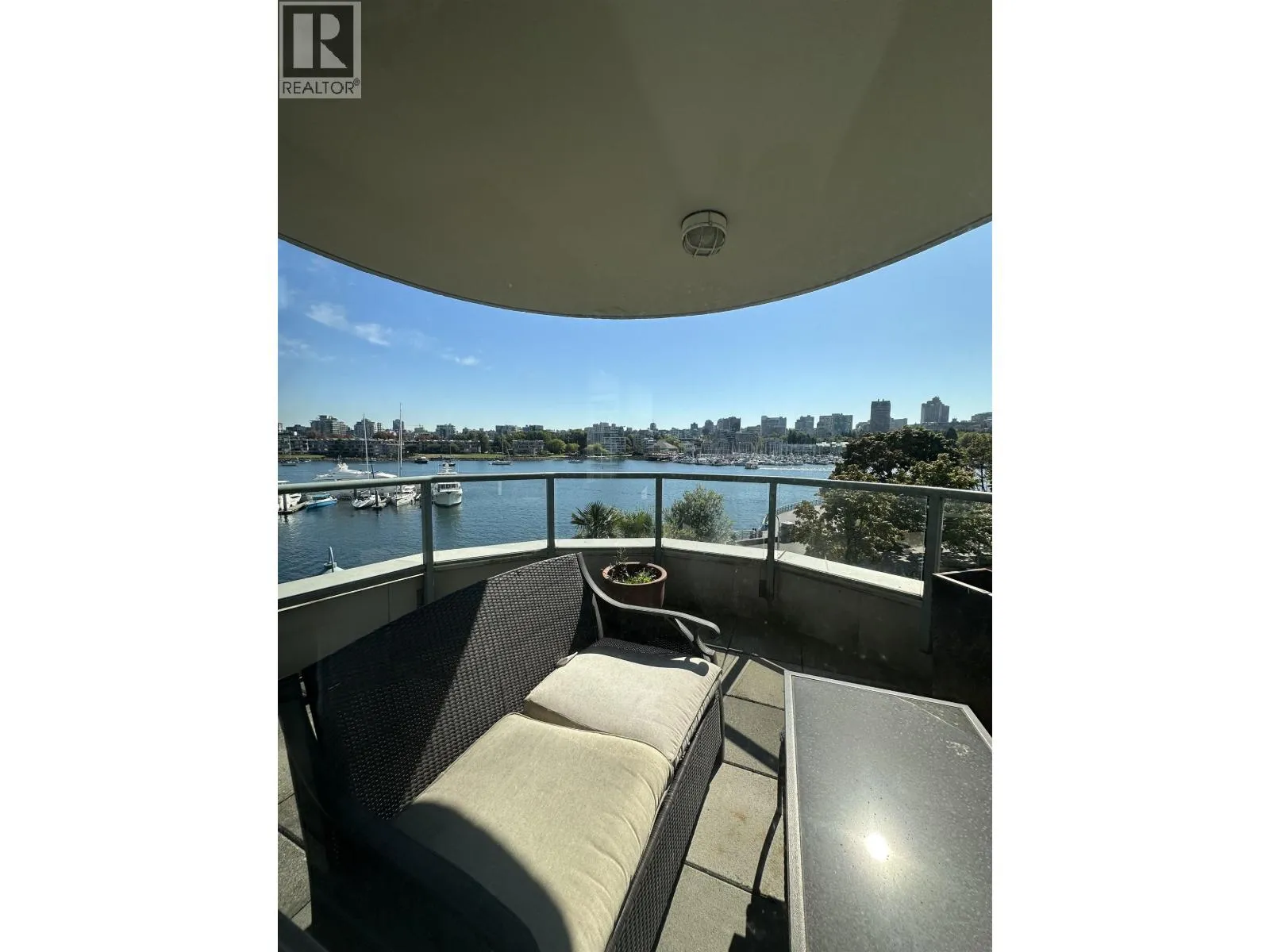 Row / Townhouse for rent: 122 1228 Marinaside Crescent, Vancouver, British Columbia V6Z 2W4