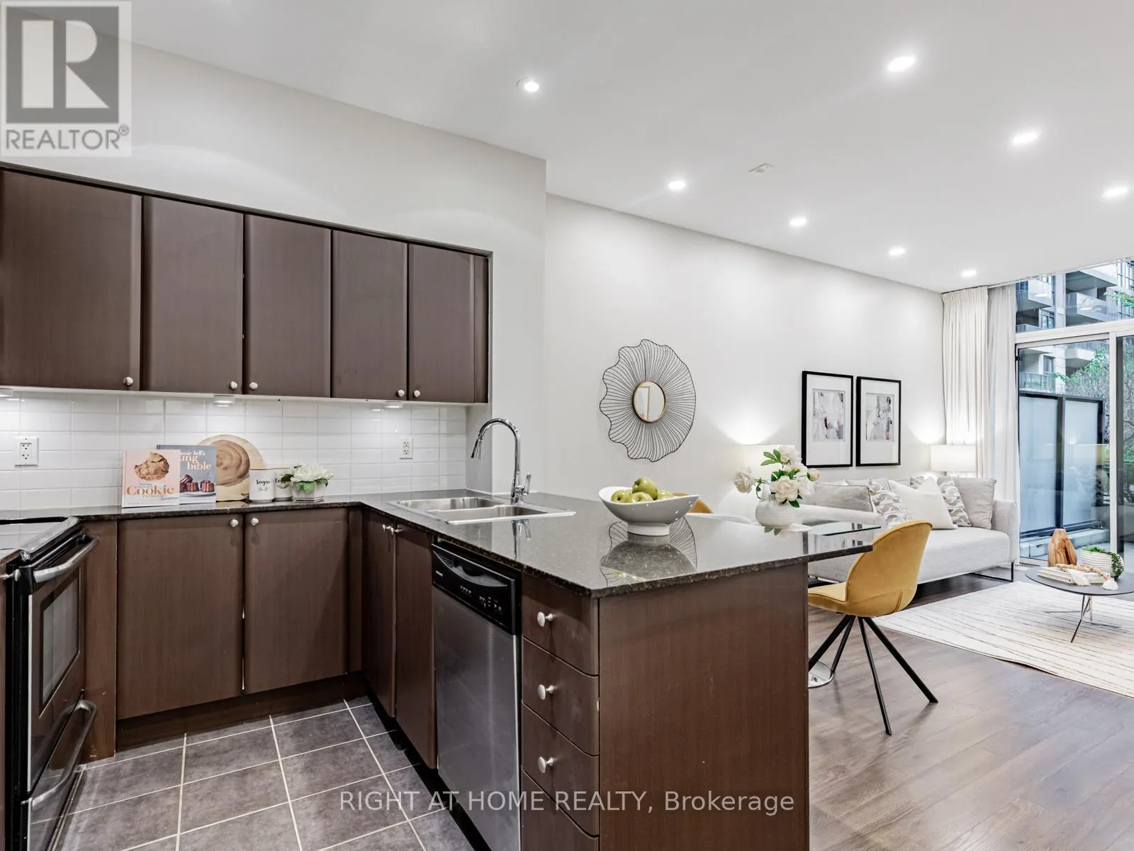 Apartment for rent: 122 - 525 Wilson Avenue, Toronto, Ontario M3H 0A7