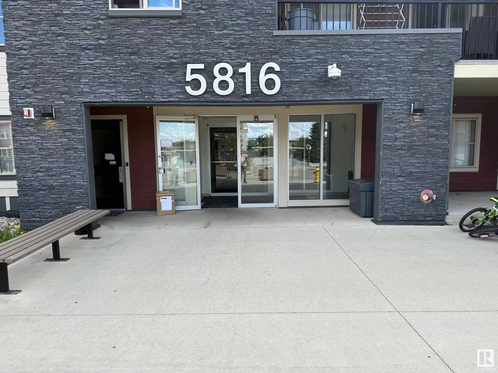 Apartment for rent: #122 5816 Mullen Pl Nw, Edmonton, Alberta T6R 0W3