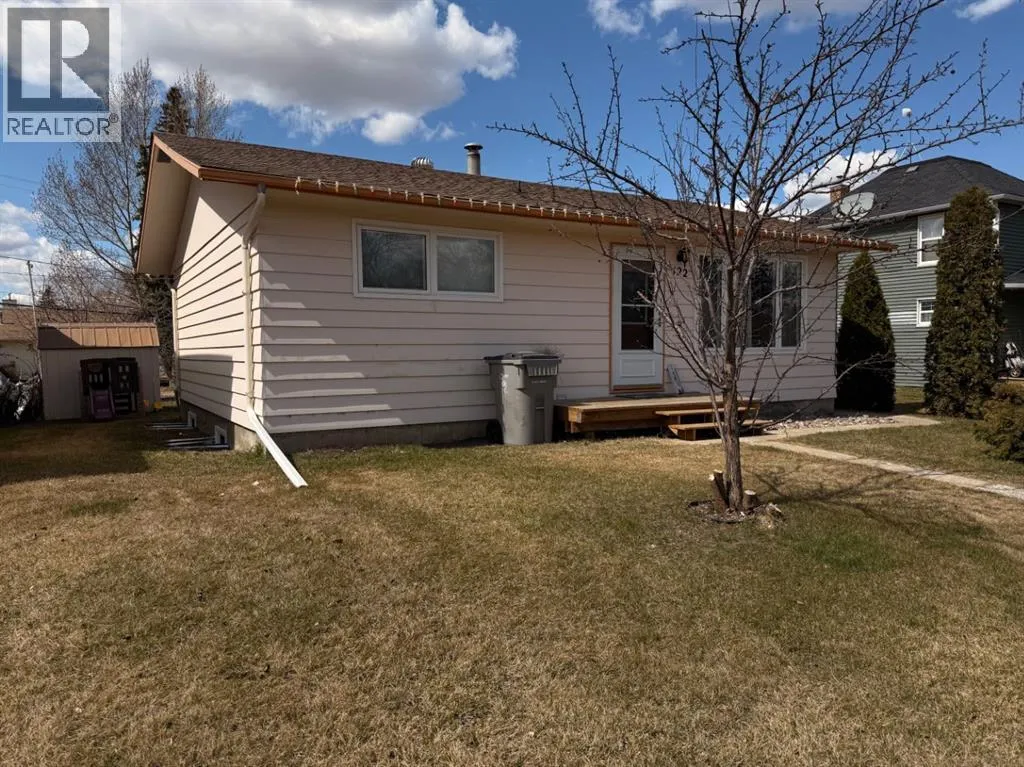 House for rent: 122 Main Street, Lashburn, Saskatchewan S0M 1H0