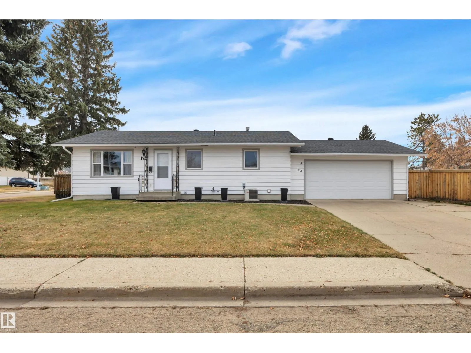 House for rent: 122 Maple Cr, Wetaskiwin, Alberta T9A 2E4