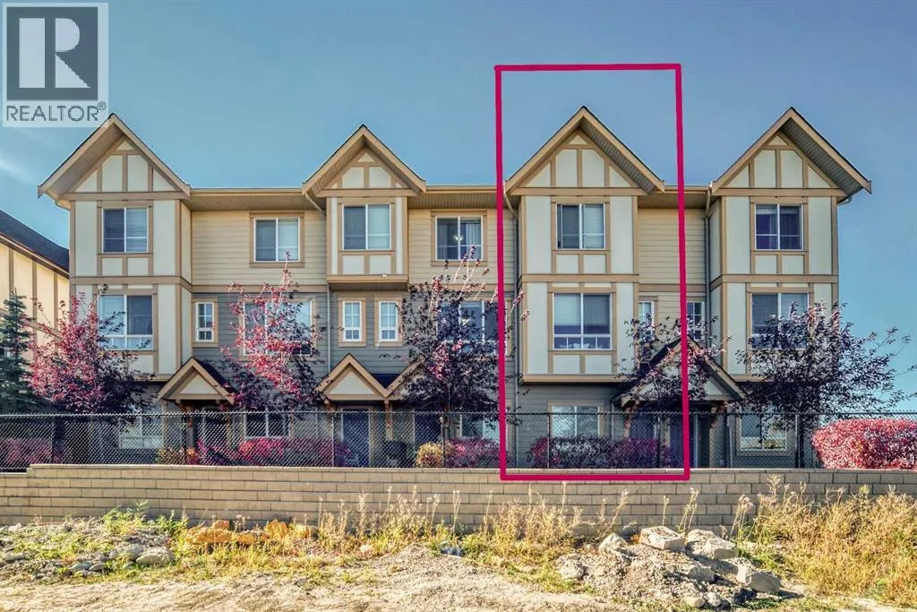 Row / Townhouse for rent: 122 Sherwood Lane Nw, Calgary, Alberta T3R 0V3