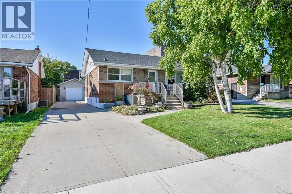 House for rent: 122 Toby Crescent Unit# 2, Hamilton, Ontario L8T 2N8