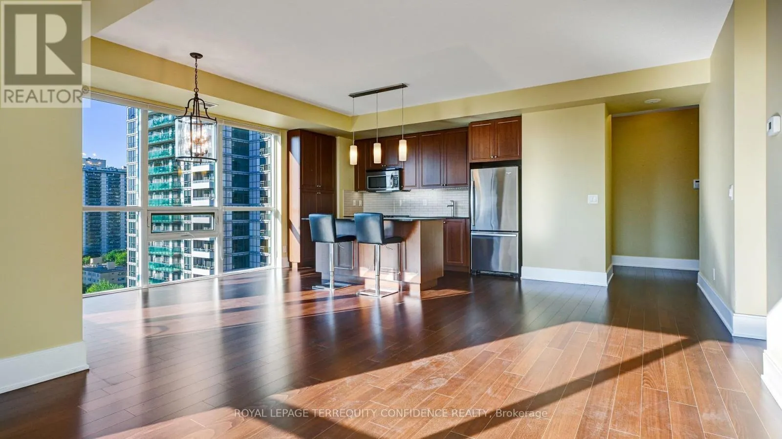 Apartment for rent: 1220 - 70 Roehampton Avenue, Toronto, Ontario M4P 1R2