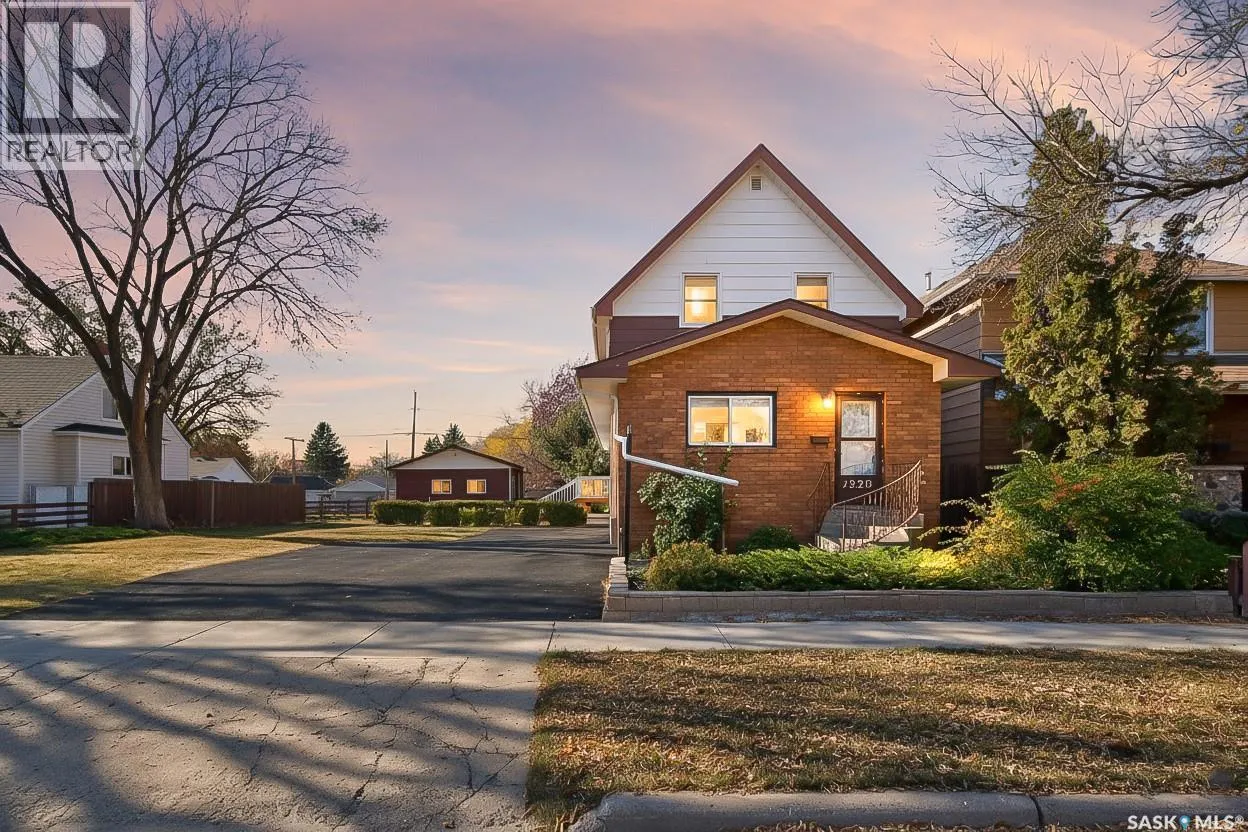 House for rent: 1220 Willow Avenue, Moose Jaw, Saskatchewan S6H 1H2