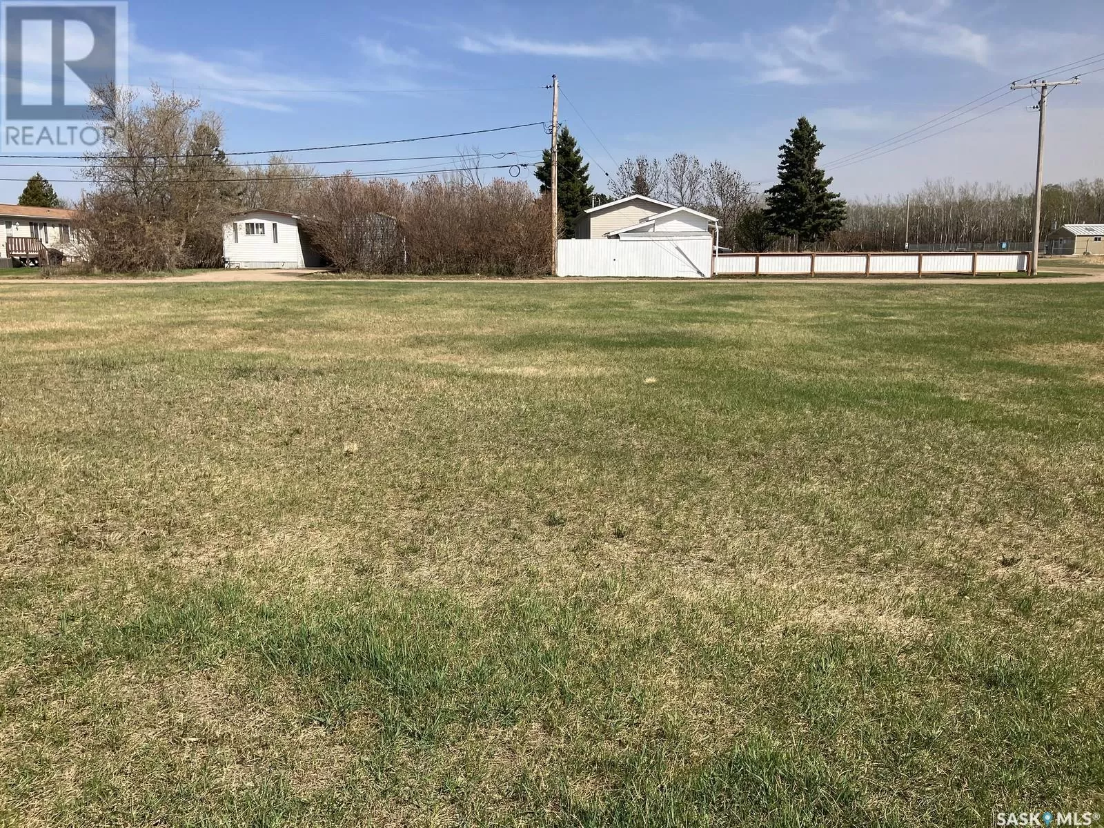 Unknown for rent: 1221 3rd Street W, Nipawin, Saskatchewan S0E 1E0