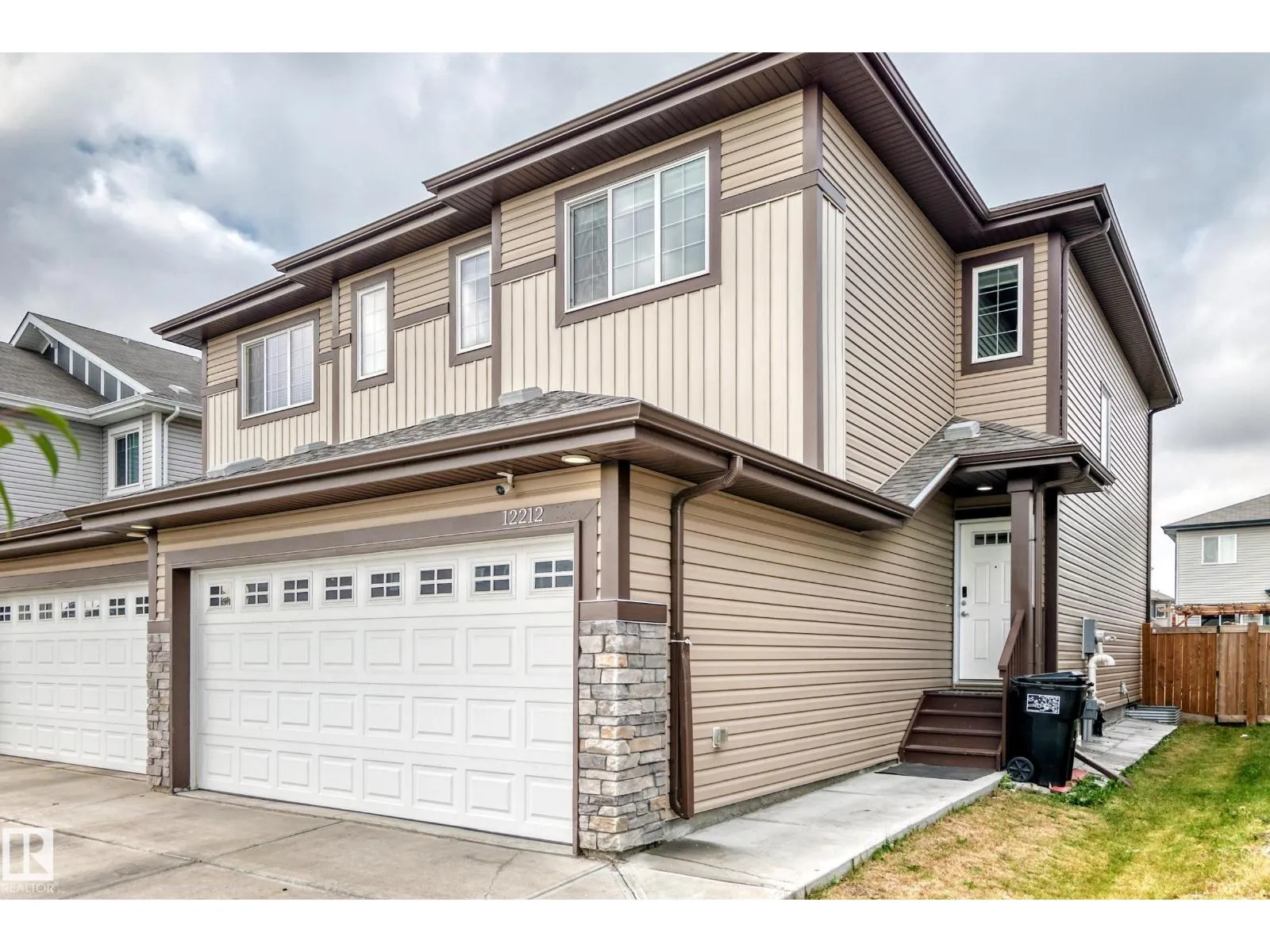 Duplex for rent: 12212 176 Av Nw Nw, Edmonton, Alberta T5X 0L2