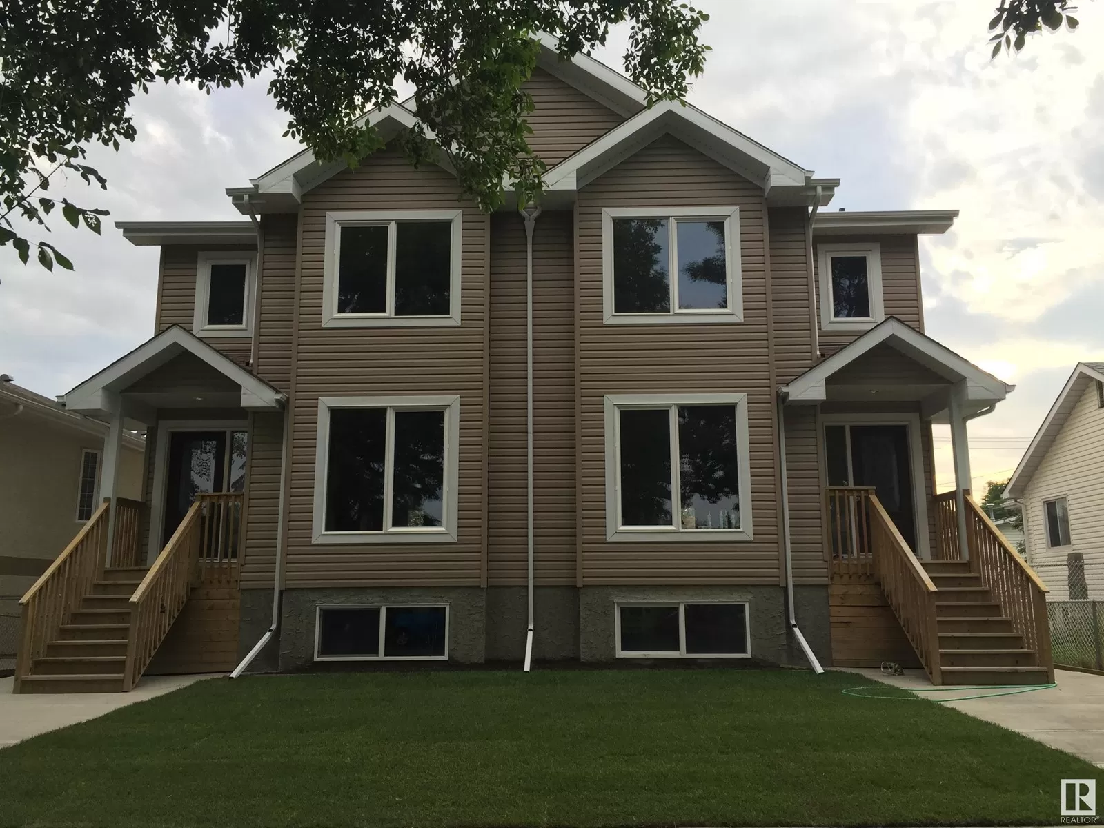 Duplex for rent: 12224 88 St Nw Nw, Edmonton, Alberta T5B 3S8