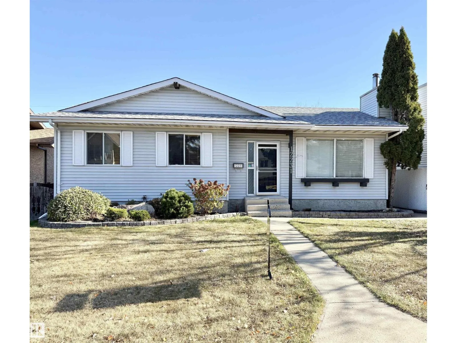 House for rent: 12231 44 St Nw Nw, Edmonton, Alberta T5W 4Z5