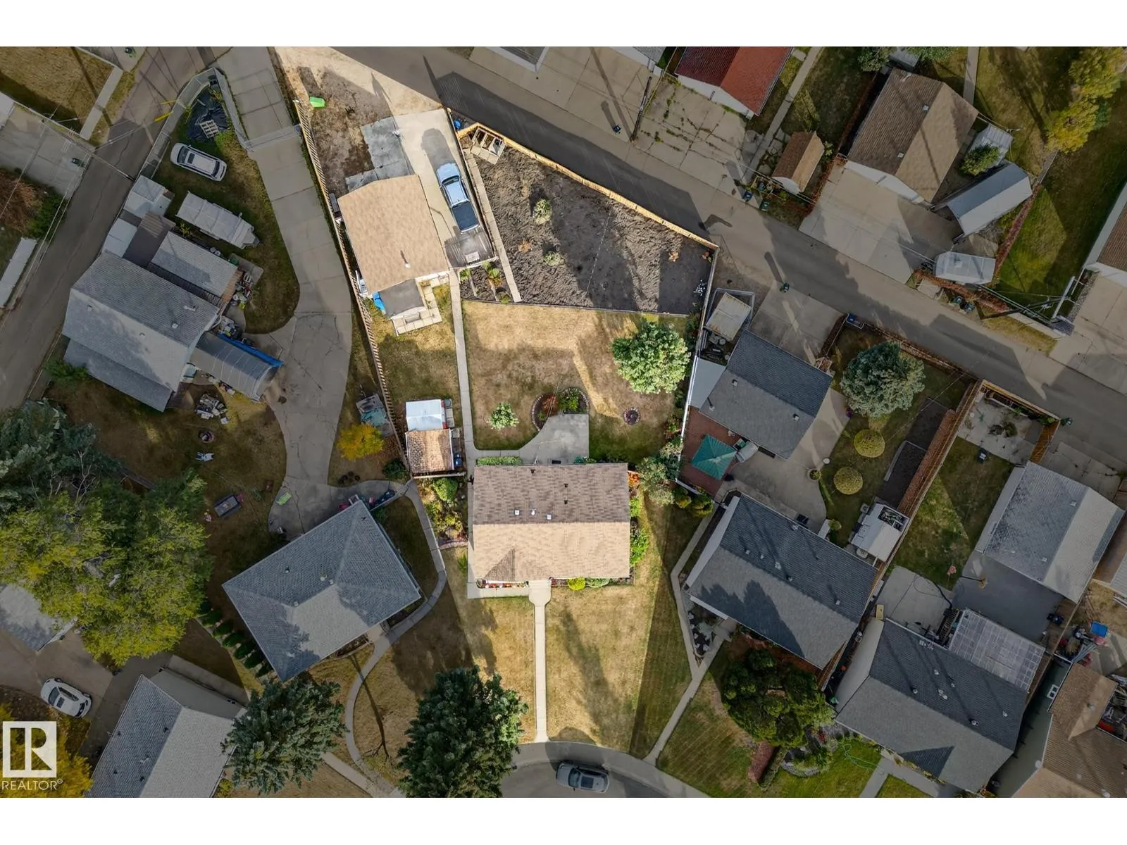 House for rent: 12236 136 Av Nw, Edmonton, Alberta T5L 4A6