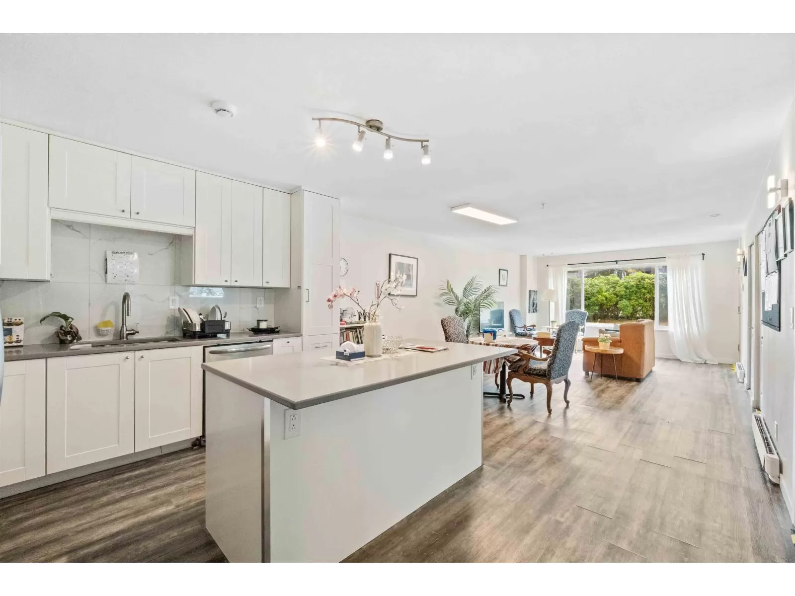 Duplex for rent: 12257 101 Avenue, Surrey, British Columbia V3V 2Z4