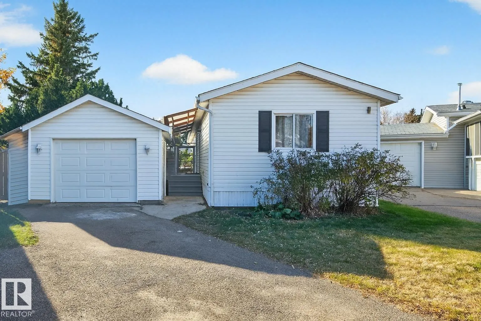 House for rent: #1226 West View Ri Nw, Edmonton, Alberta T5S 1T6