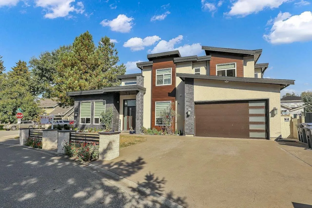 House for rent: 12267 72 Avenue, Surrey, British Columbia V3W 2M4