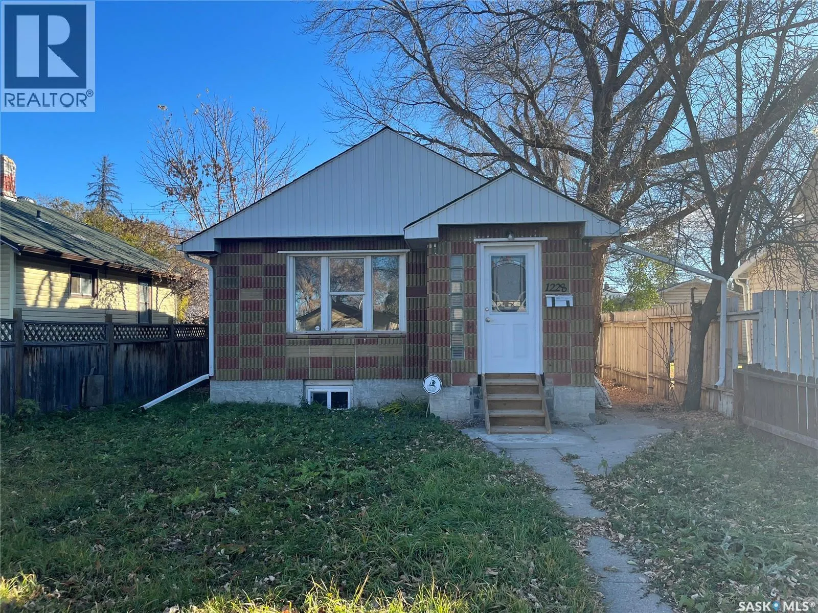 House for rent: 1228 1st Avenue N, Saskatoon, Saskatchewan S7K 1Y6