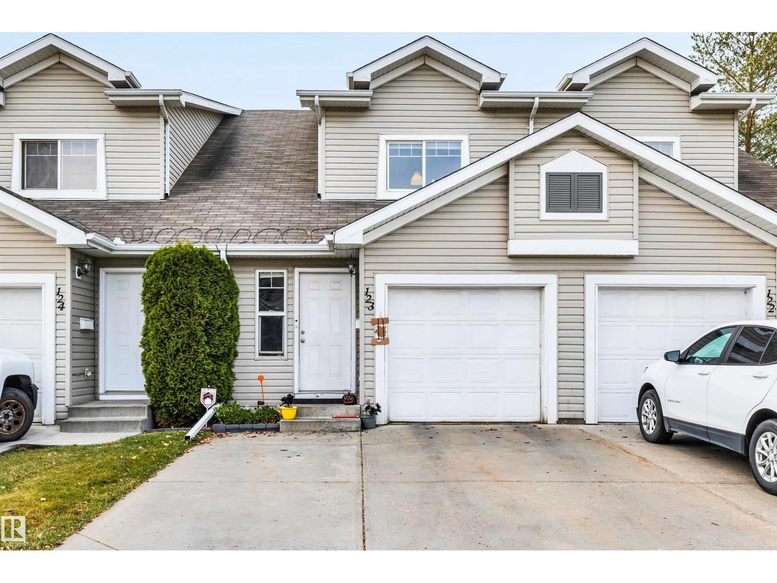 Row / Townhouse for rent: #123 150 Edwards Dr Sw, Edmonton, Alberta T6X 1M4