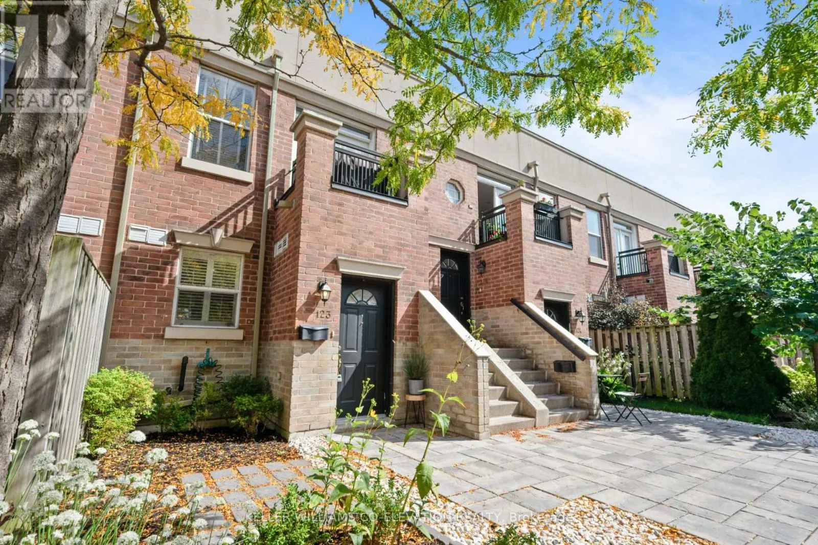 Row / Townhouse for rent: 123 - 51 Halton Street, Toronto, Ontario M6J 1R5