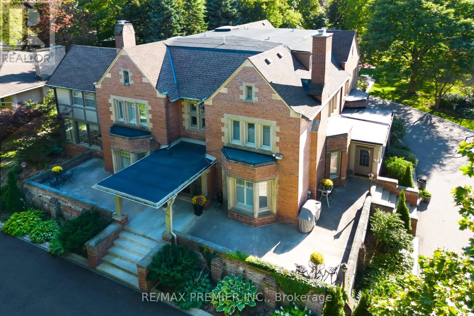 Apartment for rent: 1,2,3 - 63 Main Street S, Brampton, Ontario L6Y 1M9