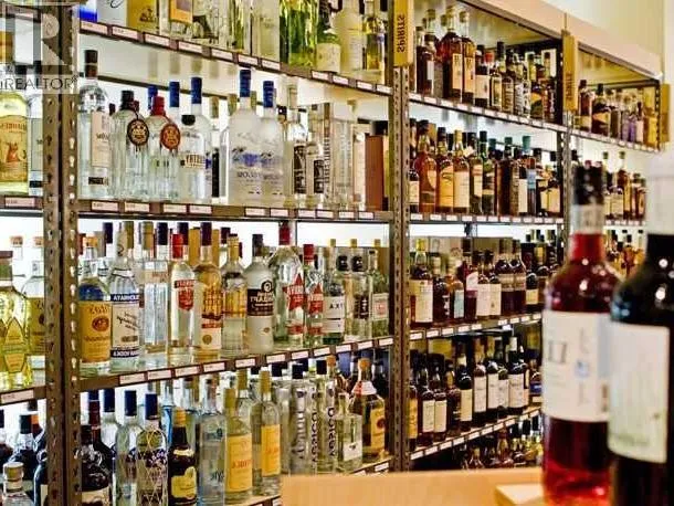 Retail for rent: 123 Any Street, Cochrane, Alberta T4C 2J1