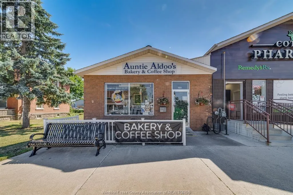 123 County Rd 34 West, Cottam, Ontario N0R 1B0