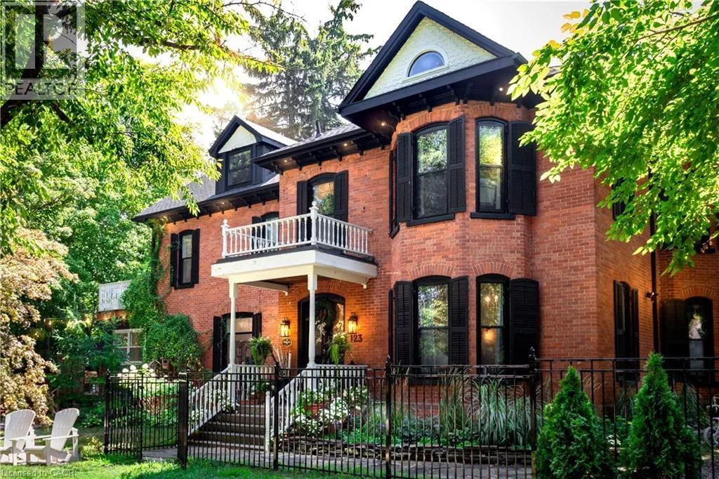 House for rent: 123 Main Street W, Grimsby, Ontario L3M 1R9