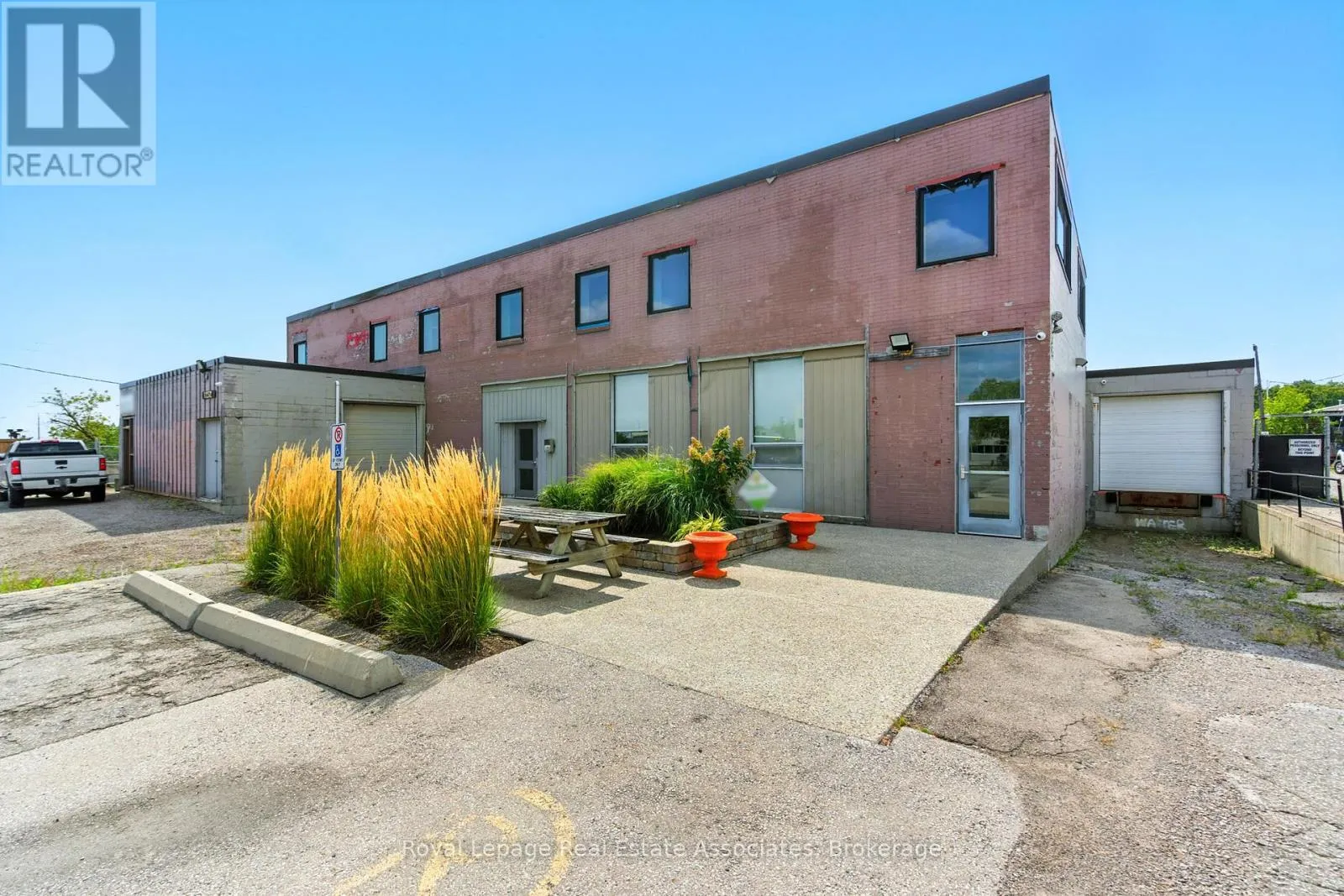 Offices for rent: 1232 Northside Road, Burlington, Ontario L7M 1H6