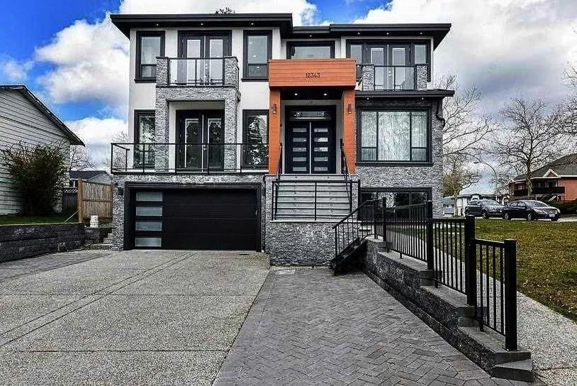 House for rent: 12343 93a Avenue, Surrey, British Columbia V3V 7B1