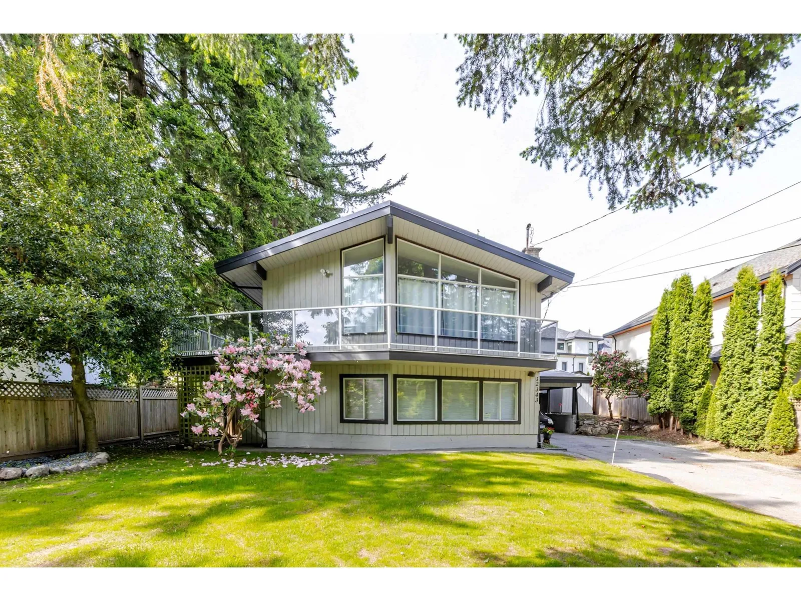 House for rent: 12343 New Mclellan Road, Surrey, British Columbia V3W 1E6