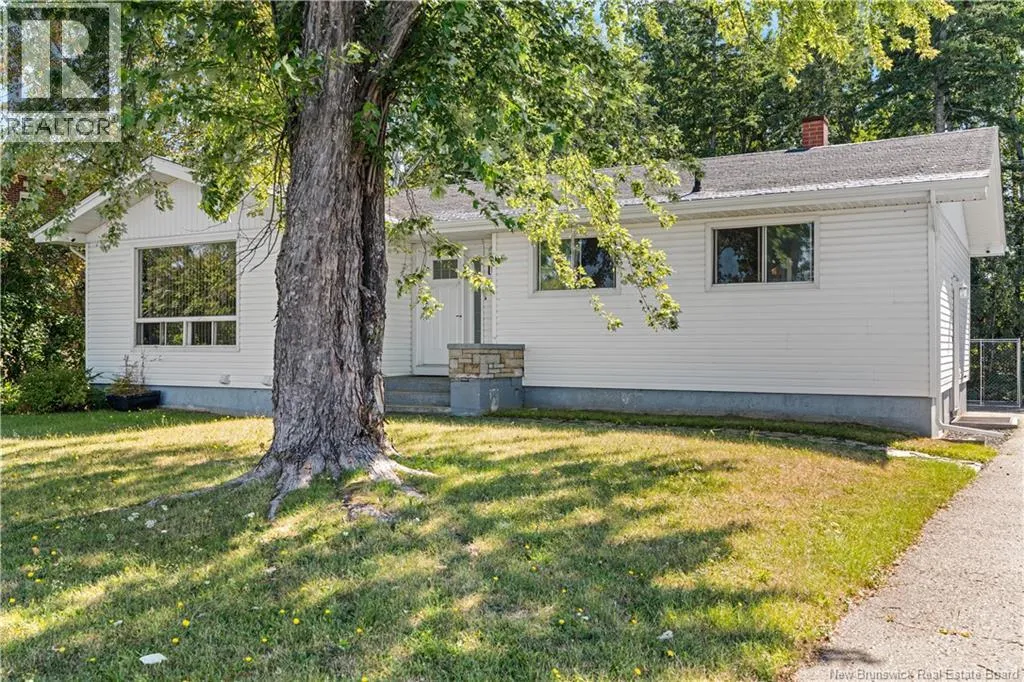 House for rent: 1235 Vanier, Bathurst, New Brunswick E2A 3N6