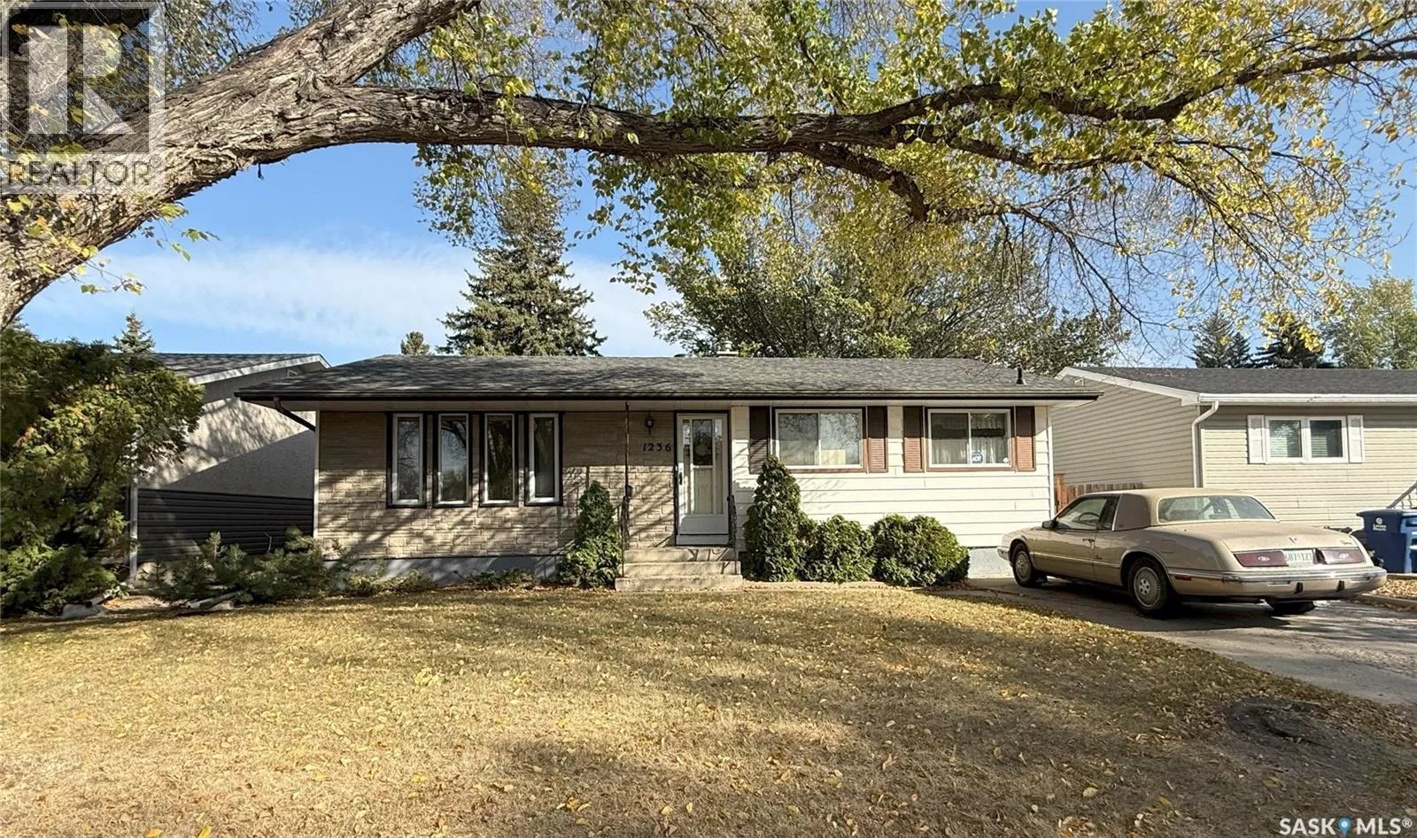 House for rent: 1236 Y Avenue N, Saskatoon, Saskatchewan S7L 3L7