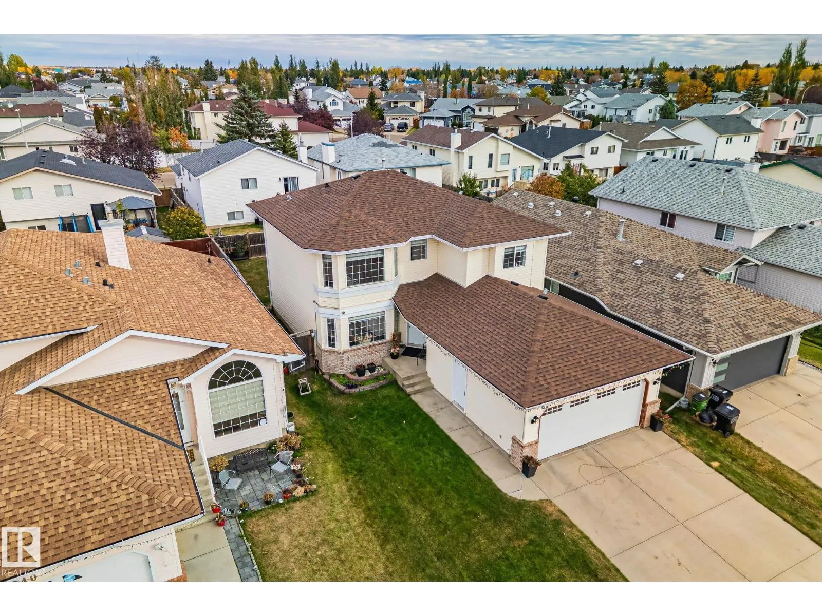 House for rent: 1238 Joyce Cr Nw Nw, Edmonton, Alberta T6L 6V3