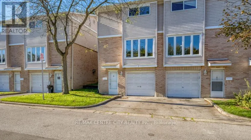 Row / Townhouse for rent: 124 - 320 Westminster Avenue, London South, Ontario N6C 5H5