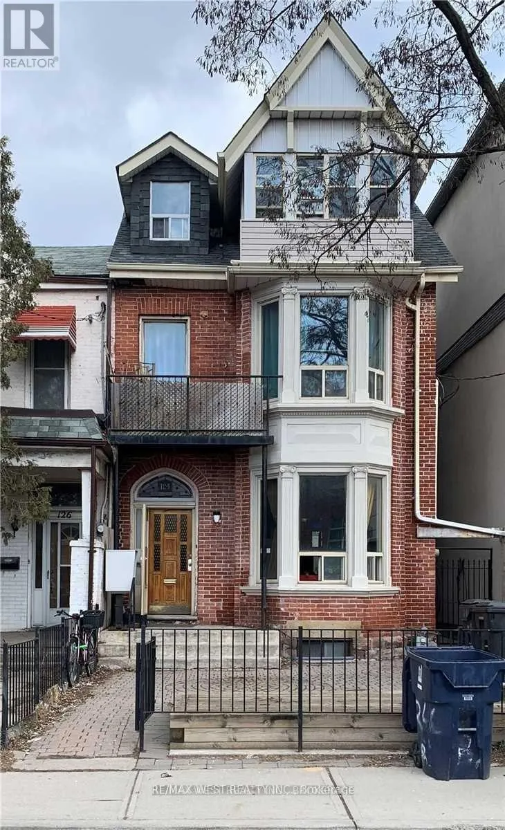 House for rent: 124 Baldwin Street, Toronto, Ontario M5T 1L6