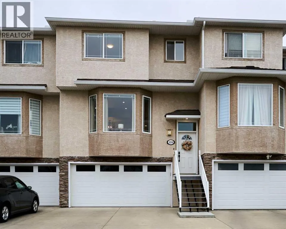 Row / Townhouse for rent: 124 Country Hills Gardens Nw, Calgary, Alberta T3K 5G2