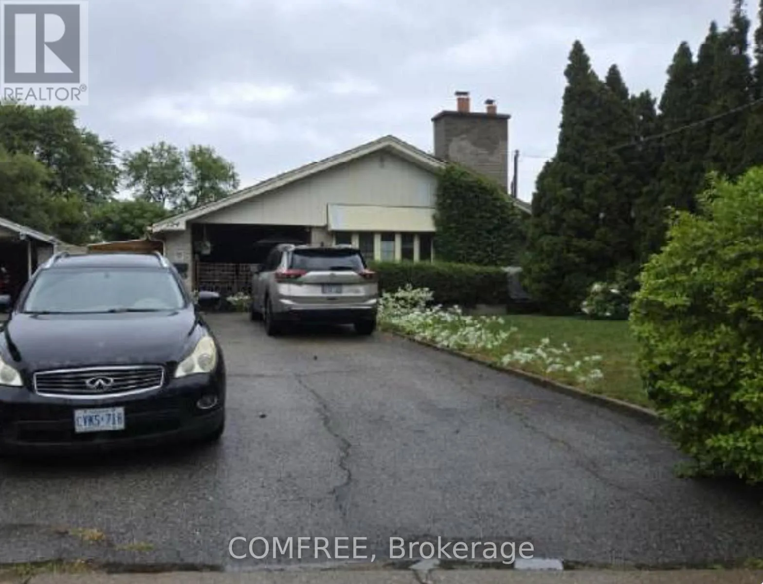 House for rent: 124 Elmhurst Drive, Toronto, Ontario M9W 2K4