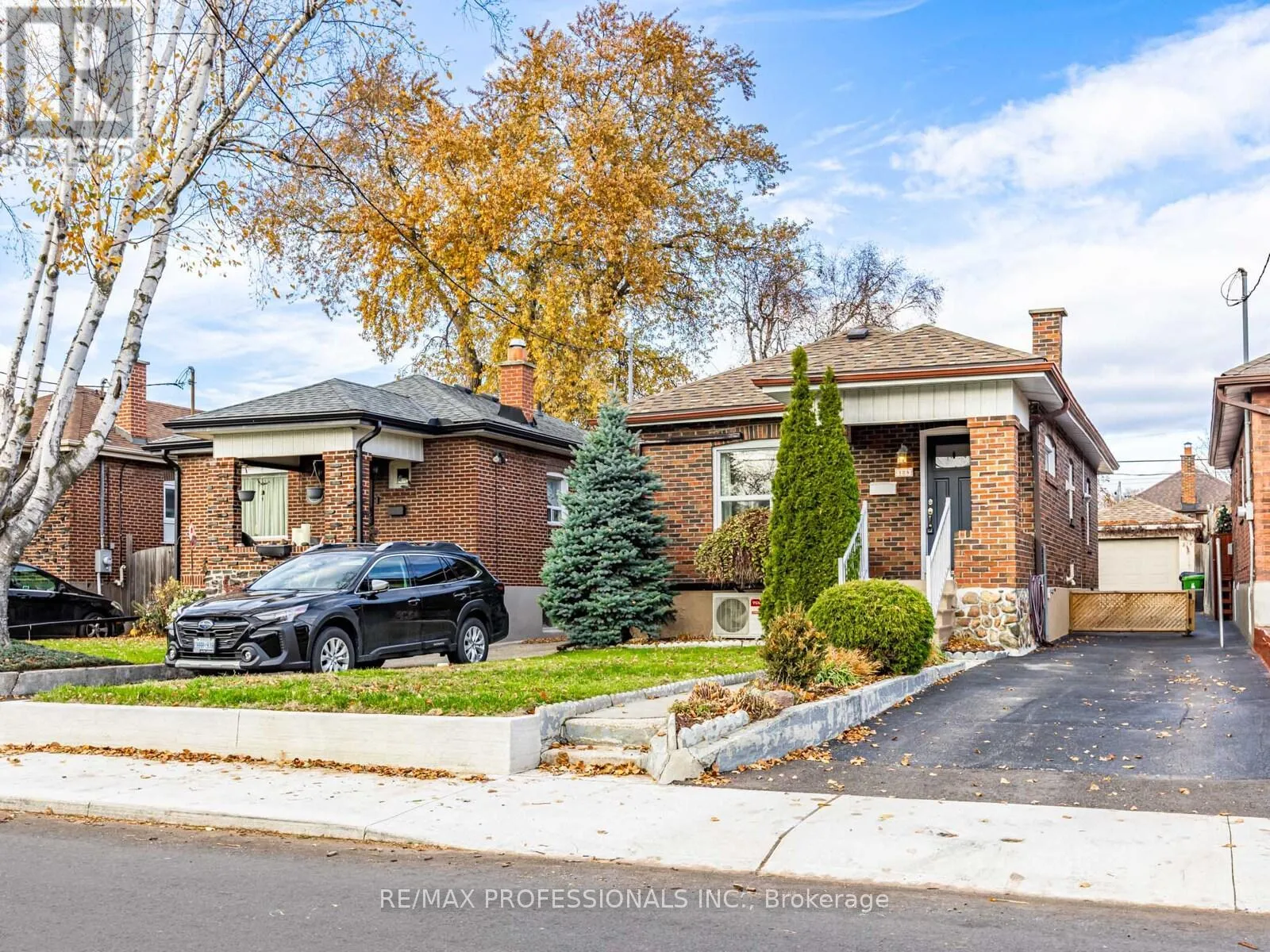 House for rent: 124 Foxwell Street, Toronto, Ontario M6N 1Z6