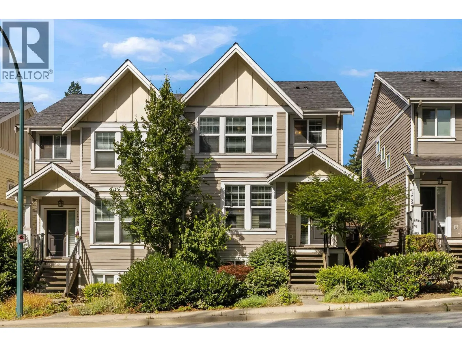 Row / Townhouse for rent: 1240 Coast Meridian Road, Coquitlam, British Columbia V3B 0E8