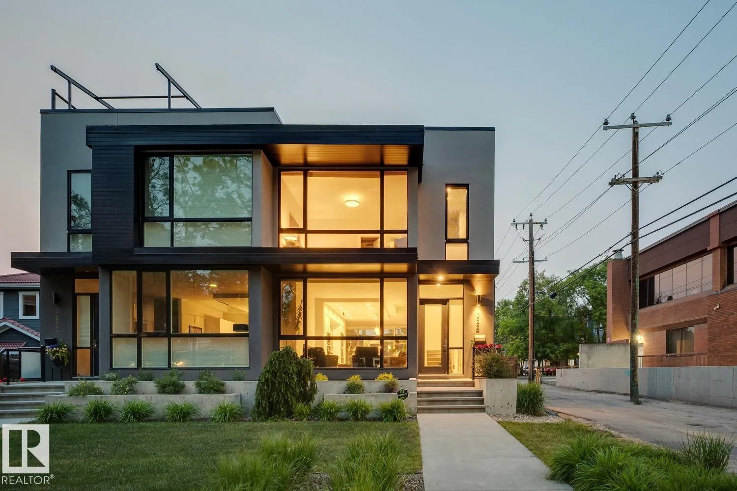 Duplex for rent: 12420 103 Av Nw, Edmonton, Alberta T5N 0R3