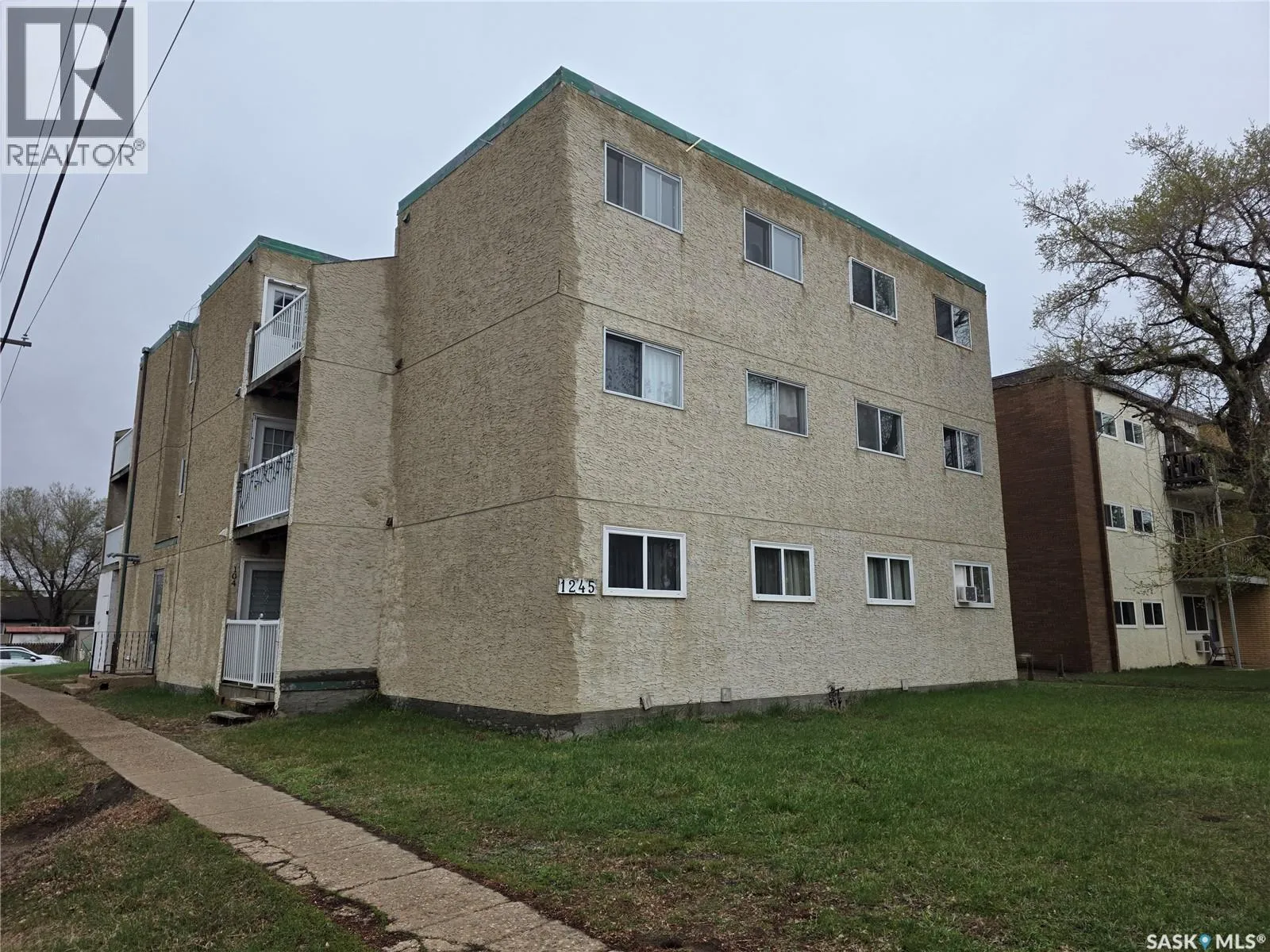 Multi-Family for rent: 1245 12th Avenue Sw, Moose Jaw, Saskatchewan S6H 6H5