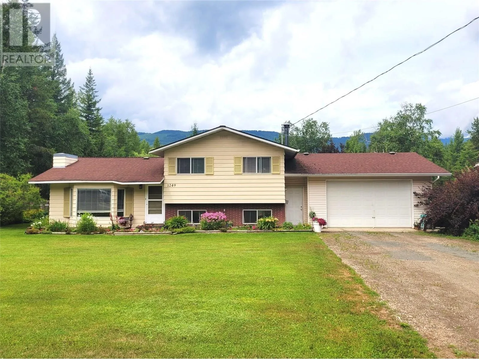 House for rent: 1249 Thompson Drive, Clearwater, British Columbia V0E 1N0