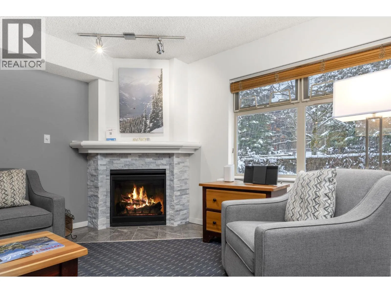 Apartment for rent: 125 2050 Lake Placid (week 52) Road, Whistler, British Columbia V8E 0B6