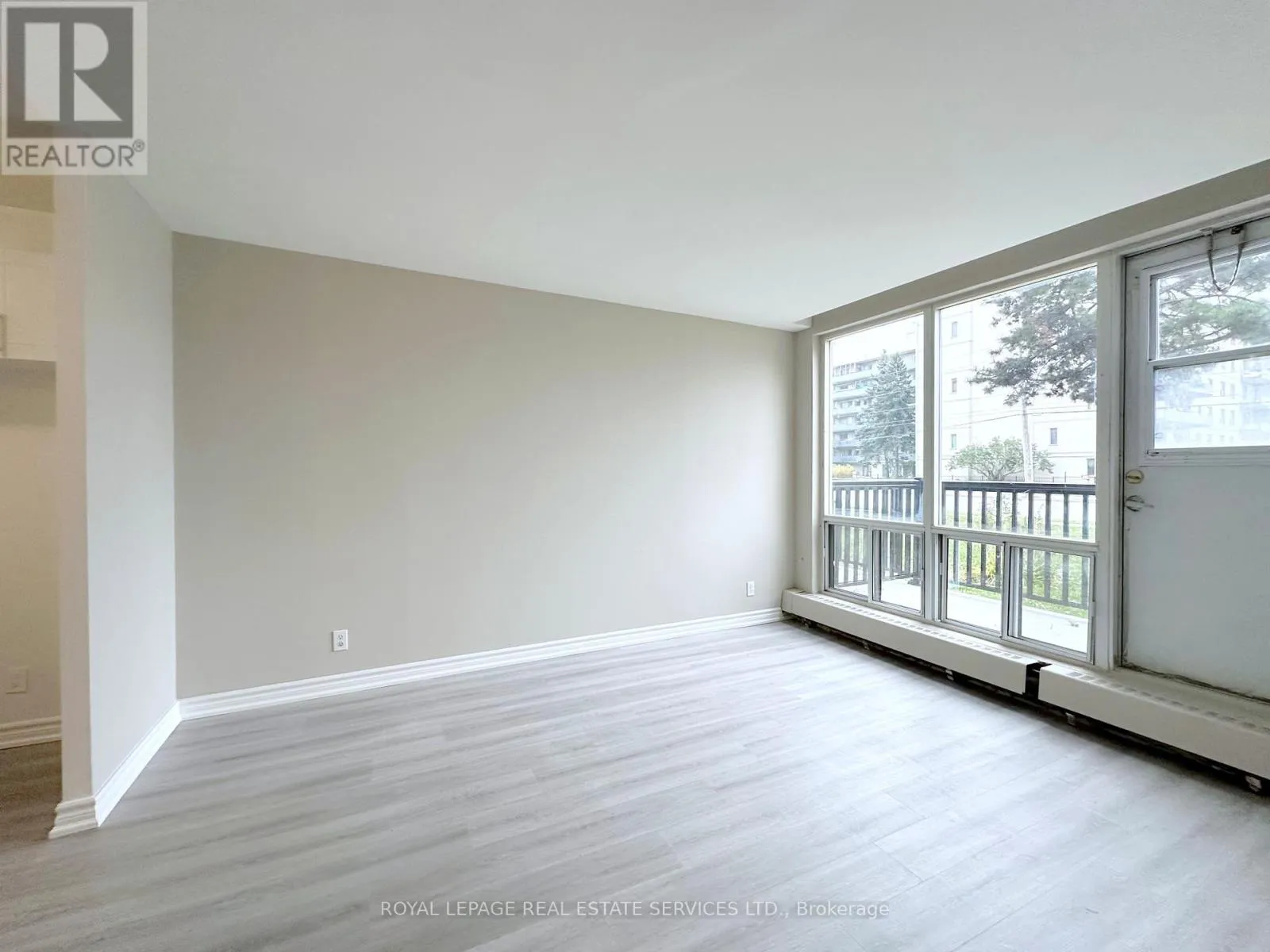 Other for rent: 125 - 280 Wentworth Street W, Oshawa, Ontario L1J 1N2