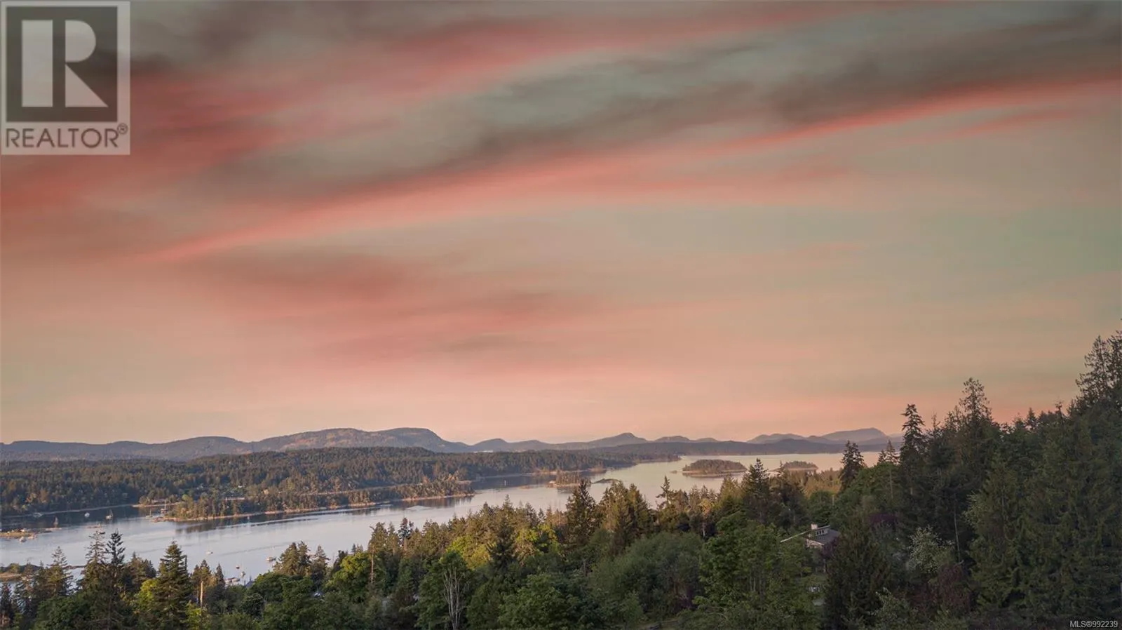 125 Bishops Walk Rd, Salt Spring, British Columbia V8K 2J7