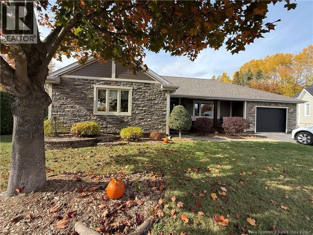 125 Fairview Court, Bathurst, New Brunswick E2A 4X5