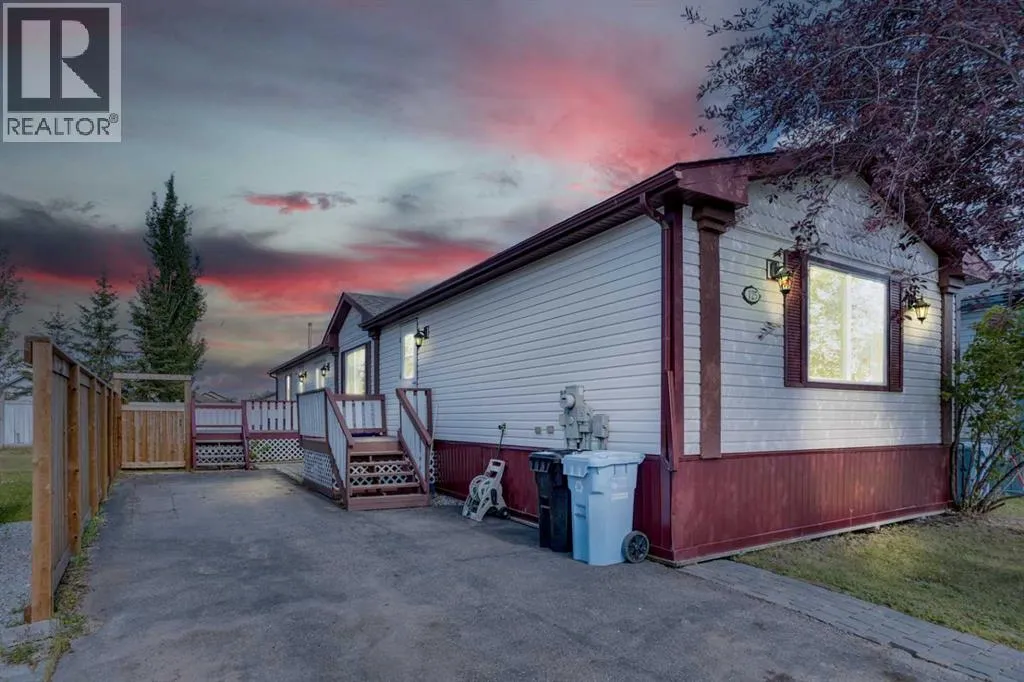 Manufactured Home for rent: 125 Mckinlay Crescent, Fort McMurray, Alberta T9K 2M6