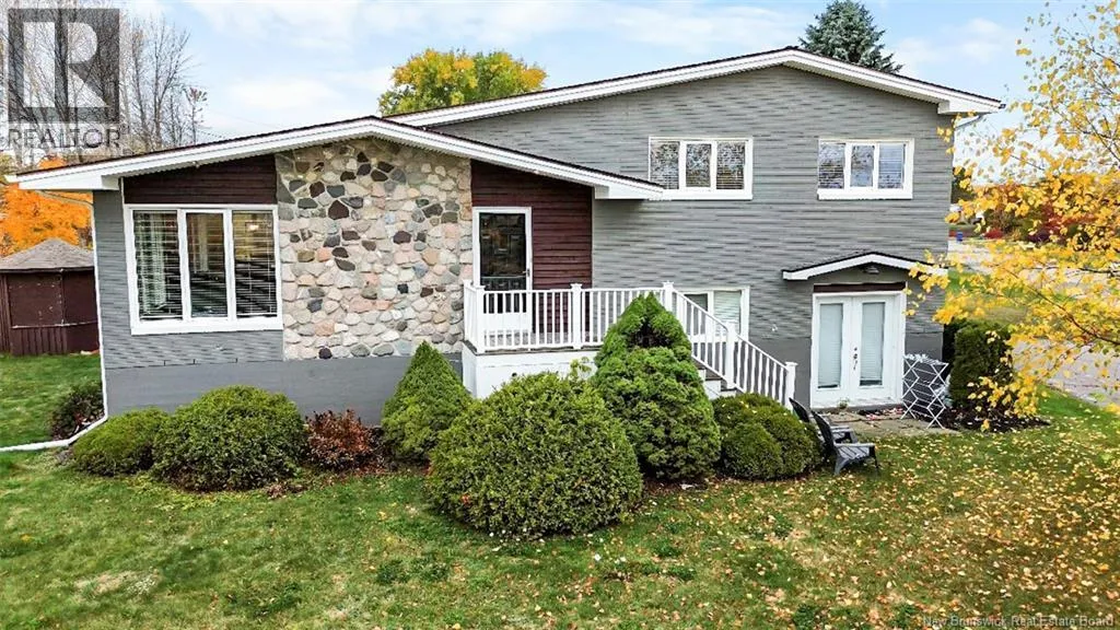 125 Roche, Bathurst, New Brunswick E2A 3E5