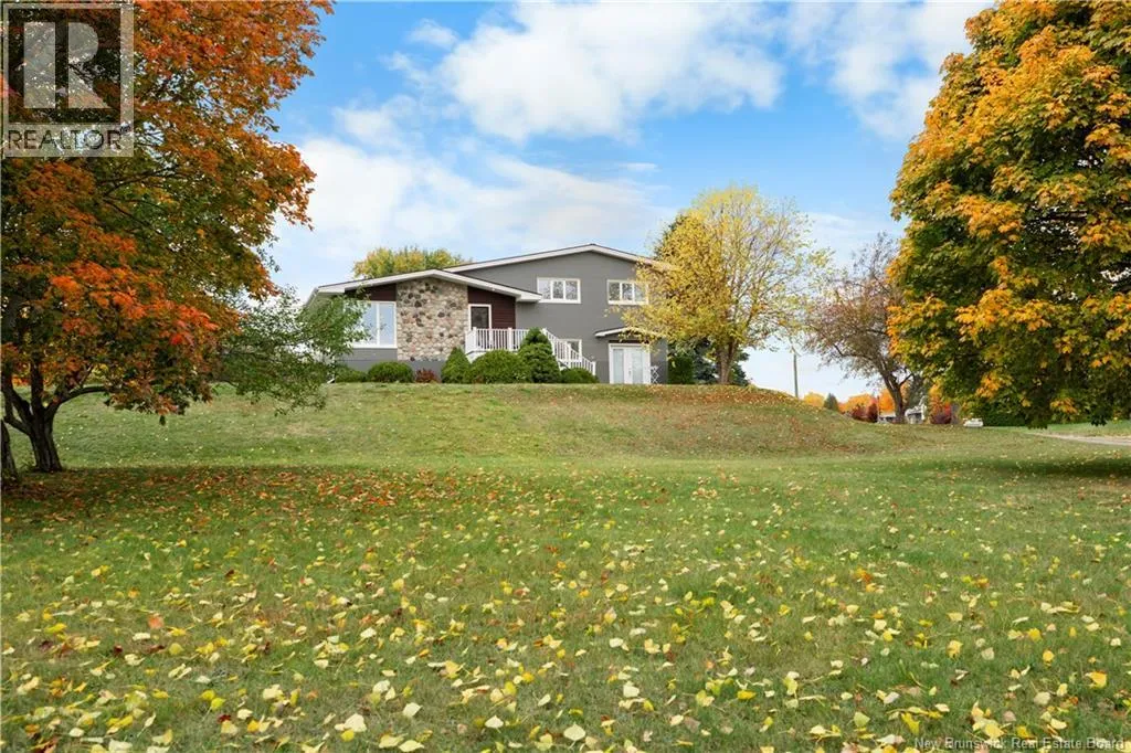 Duplex for rent: 125 Roche, Bathurst, New Brunswick E2A 3E5