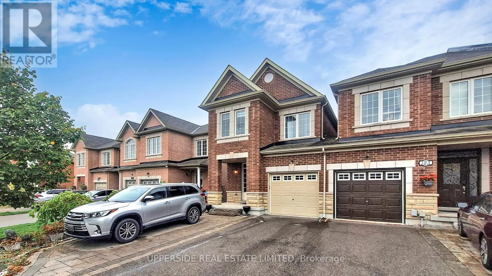 Row / Townhouse for rent: 125 Walter Sinclair Court, Richmond Hill, Ontario L4E 0X4