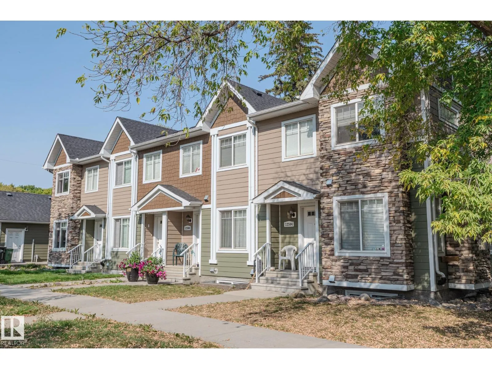 Fourplex for rent: 12504 119 Av Nw, Edmonton, Alberta T5L 2Z5