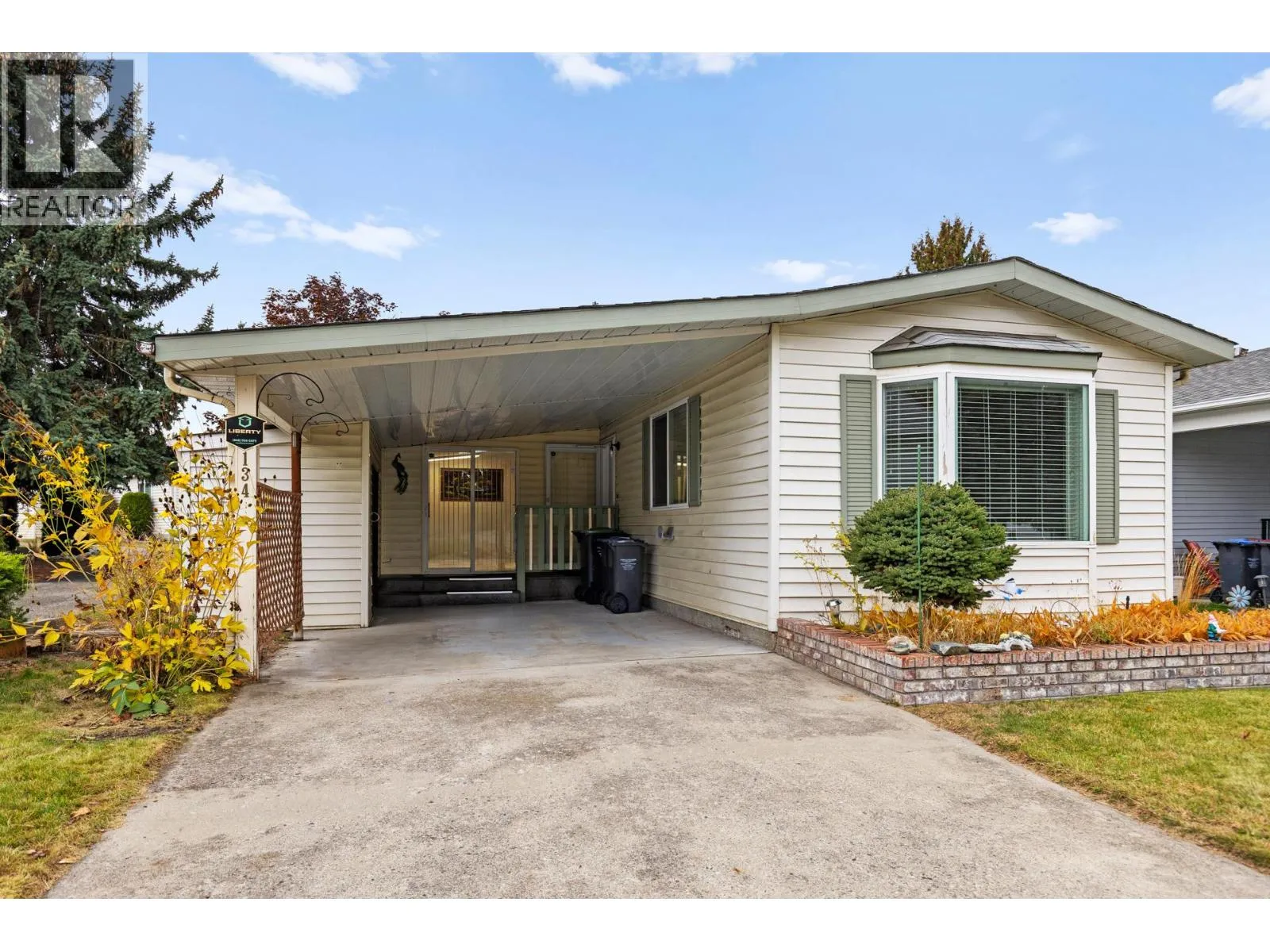 Manufactured Home for rent: 1255 Raymer Avenue Unit# 134, Kelowna, British Columbia V1W 3P8